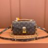 LV POCHETTE MéTIS EAST WEST