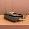 LV POCHETTE MéTIS EAST WEST