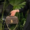 LV POCHETTE MéTIS EAST WEST