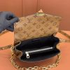 LV POCHETTE MéTIS EAST WEST
