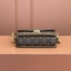 LV POCHETTE MéTIS EAST WEST