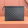 LV POCHETTE VOYAGE 中号