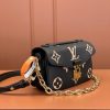LV POCHETTE MéTIS EAST WEST