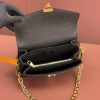 LV POCHETTE MéTIS EAST WEST