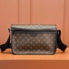 LV ARCHY 中型邮差包