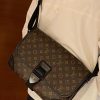 LV ARCHY 中型邮差包
