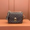 LV POCHETTE MéTIS