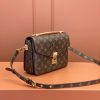 LV POCHETTE MéTIS