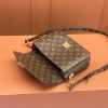 LV POCHETTE MéTIS