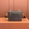 LV POCHETTE MéTIS