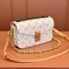 LV POCHETTE MéTIS EAST WEST