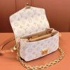 LV POCHETTE MéTIS EAST WEST