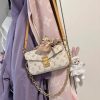 LV POCHETTE MéTIS EAST WEST